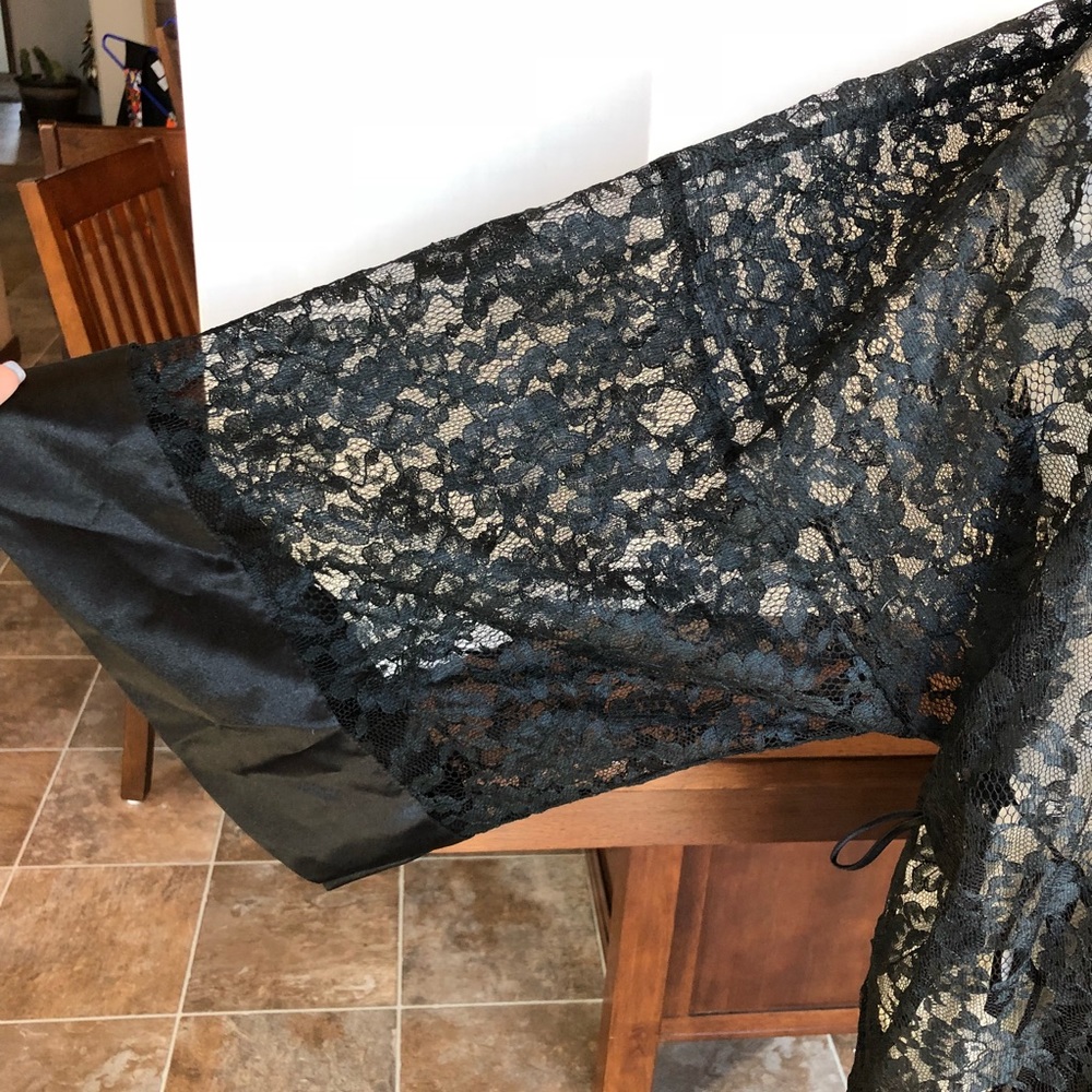 Victoria’s Secret black lace vintage kimono - Picture 6 of 7